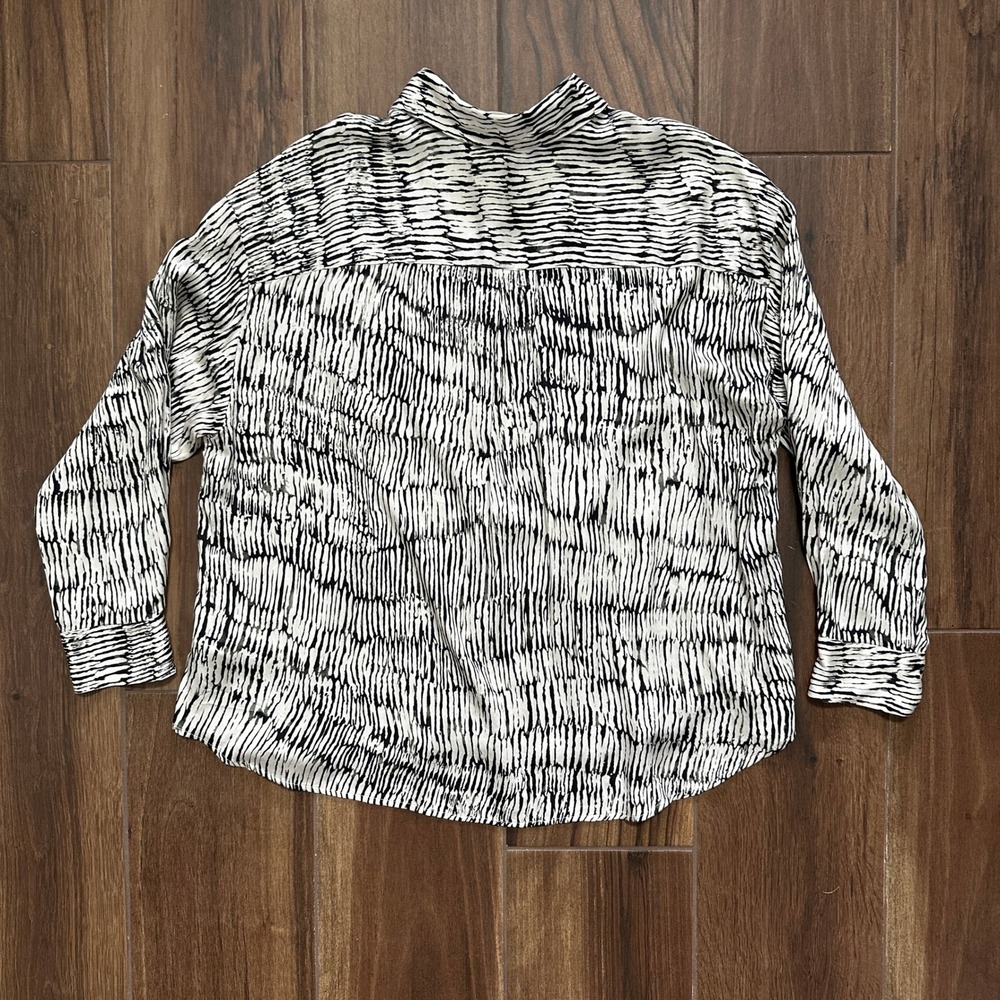The Korner Black White Abstract Stripe Button Down Blouse XL T25219112 Viscose - Picture 2 of 6